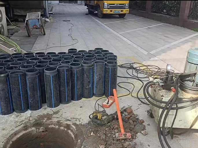 高邑PE置换管厂家 DN315置换管 非开挖管短管置换